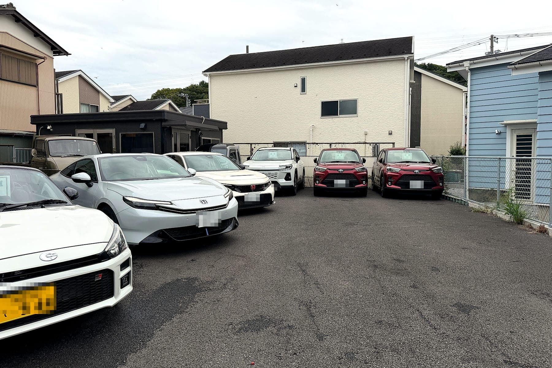 株式会社たま 店舗前の駐車場(神奈川県二宮町)